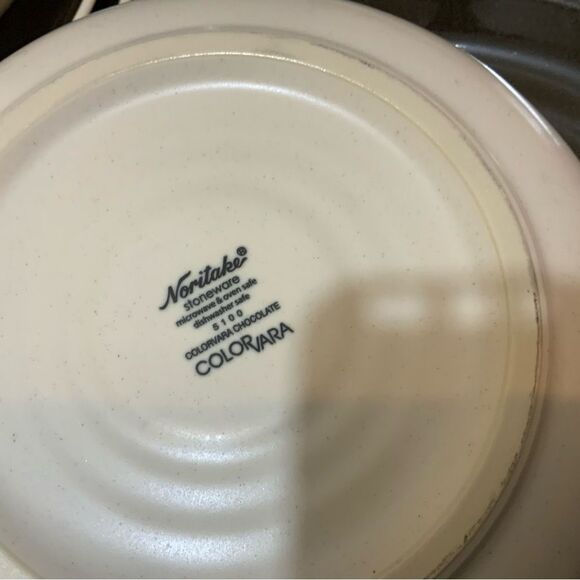 11pc Noritake Colorvara Chocolate Place Serving: Salad, Dinner Plates Bowls - Picture 7 of 16